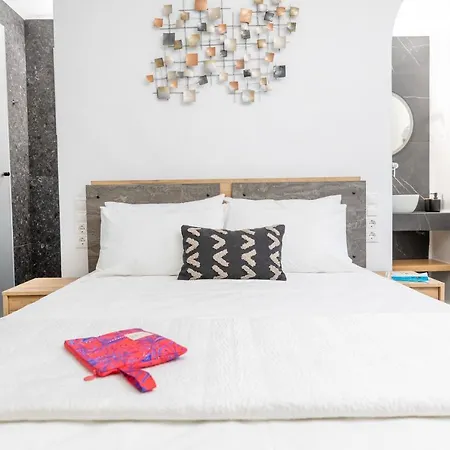 Vino Luxury Suites Agia Anna  Exterior photo